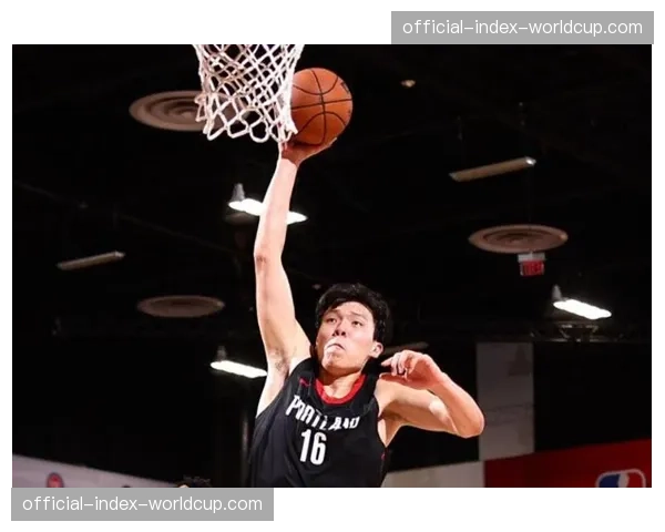 战术板：杨瀚森的高位策应如何盘活青岛队的进攻体系